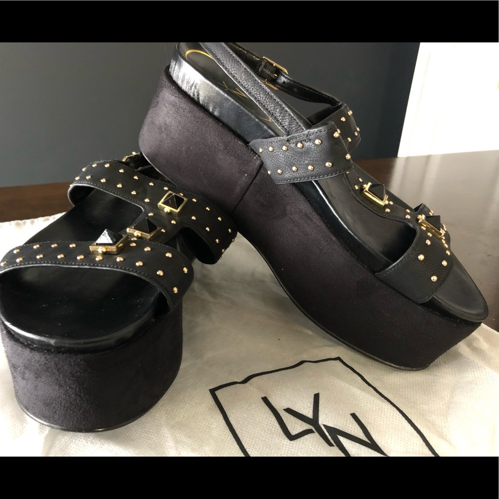 Lyn shoes